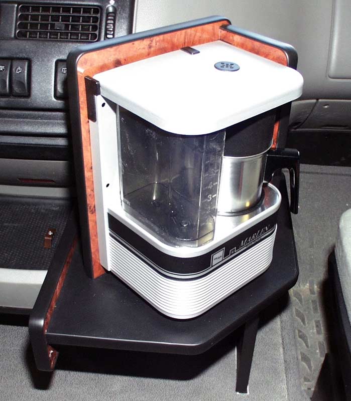 Tisch f&uuml;r Kaffeemaschine